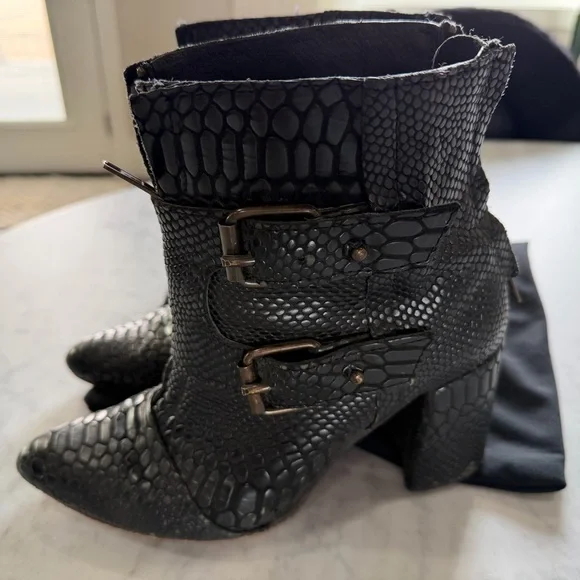 Freebird Joey Black Embossed Snakeskin Leather Booties Size 9 - Picture 3 of 10